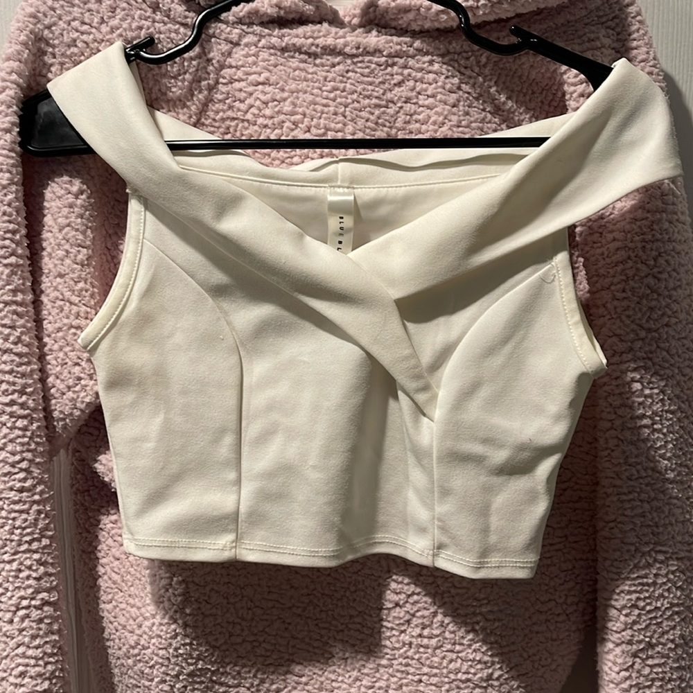 Cream/white dressy crop top. Size small